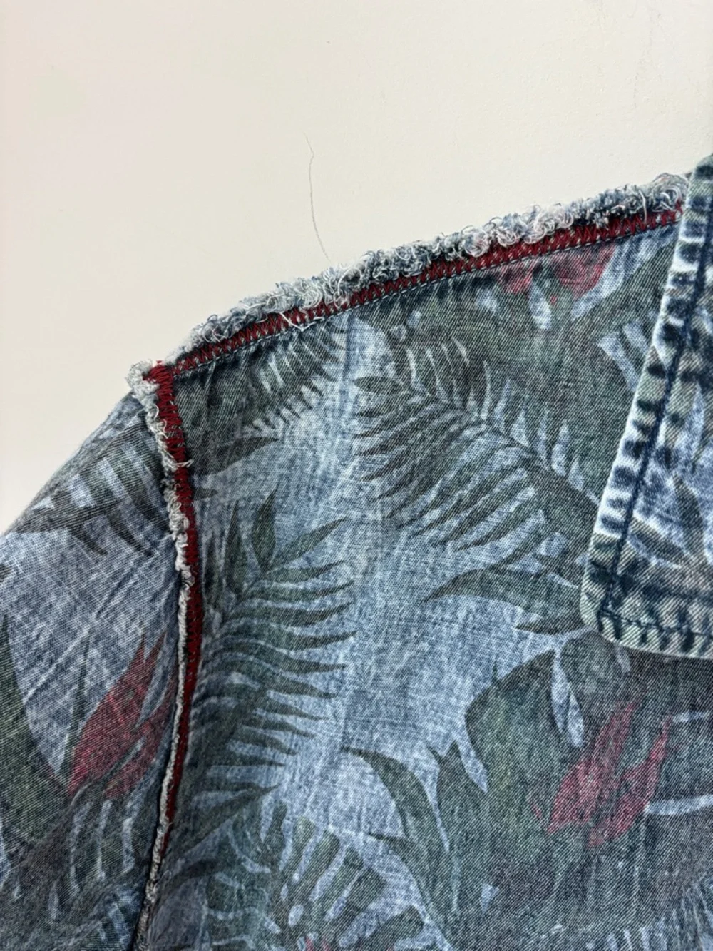 True Religion Palm Leaf Tropical Printed Denim Look Shirt Button Front Size XL